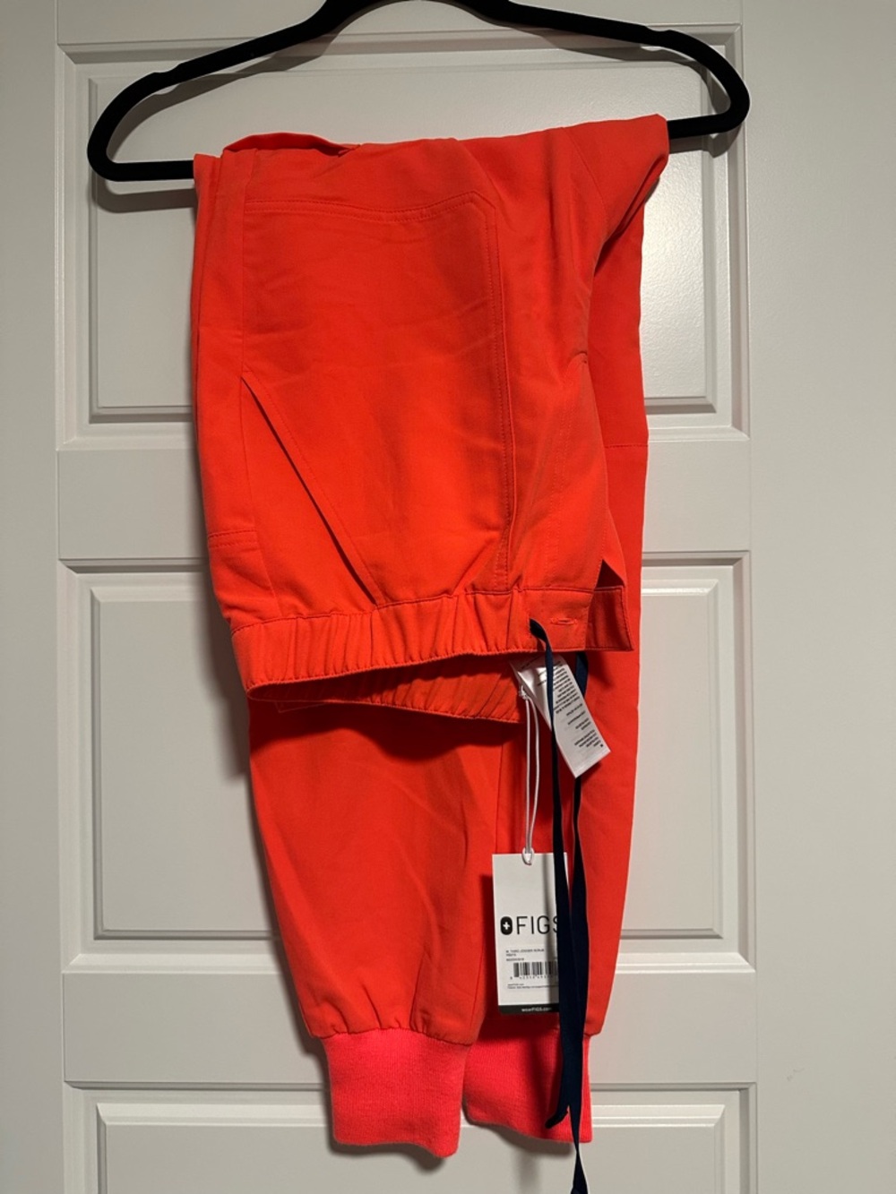 Figs Coral Jogger Scrub Pants brand new